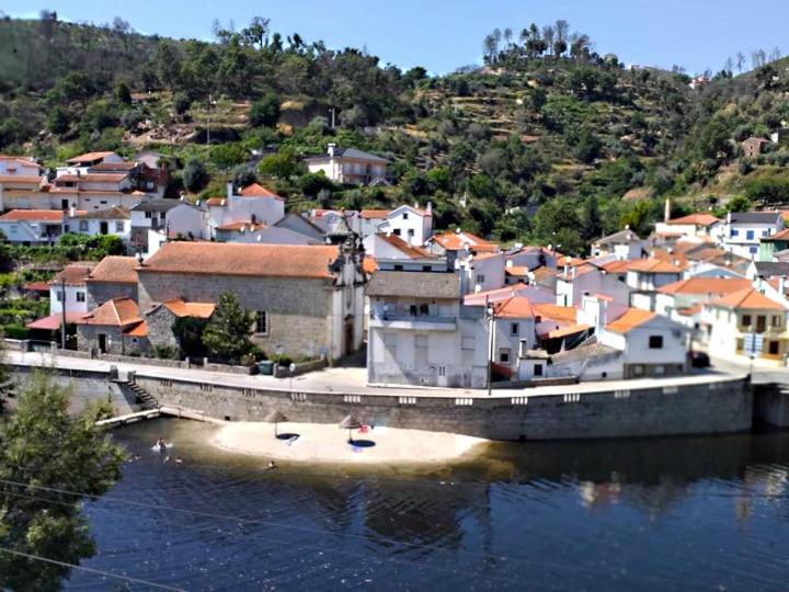 Casa Das Relvas Penalva de Alva Esterno foto